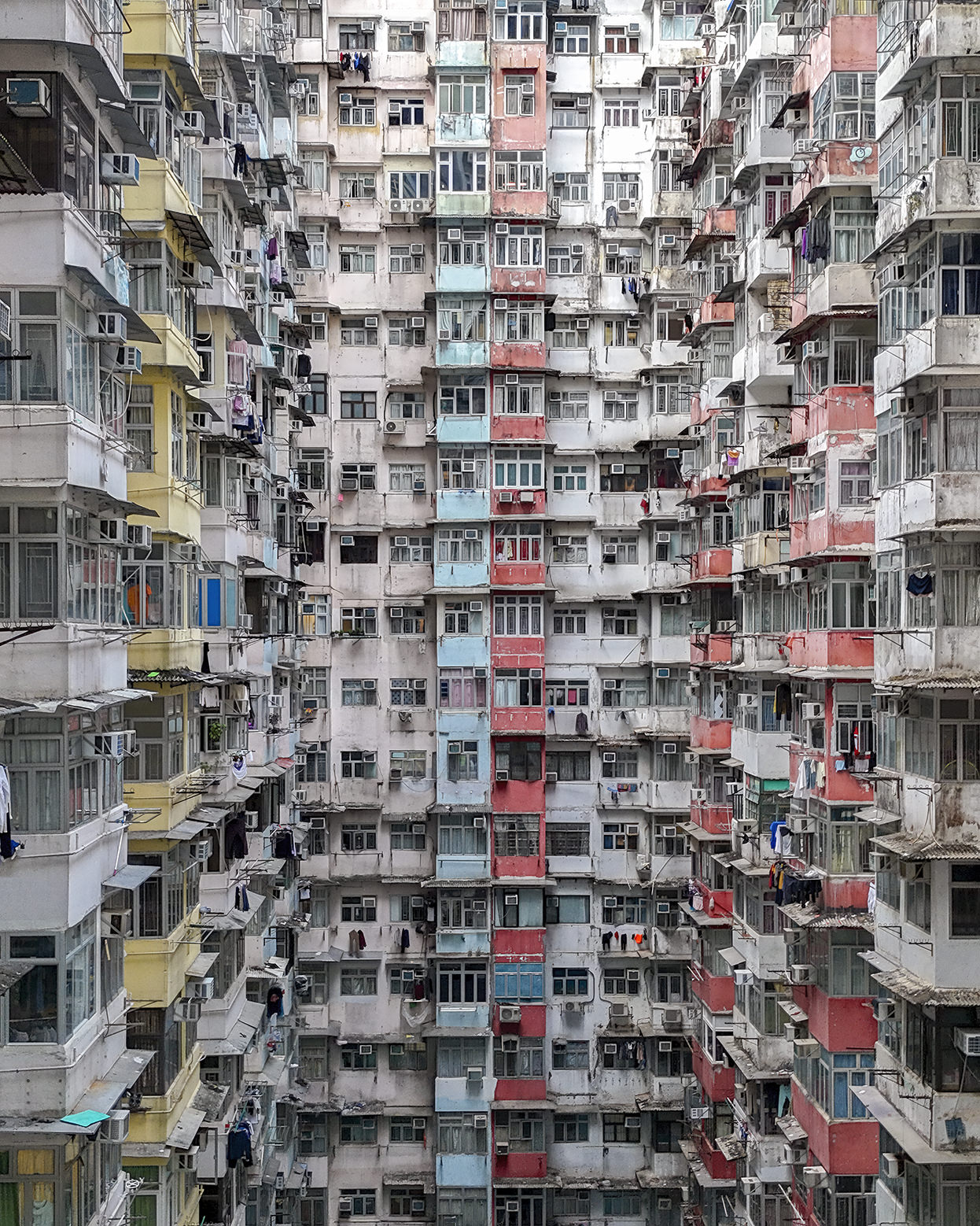 Hongkong II, 2025 | Piotr Bratosiewicz